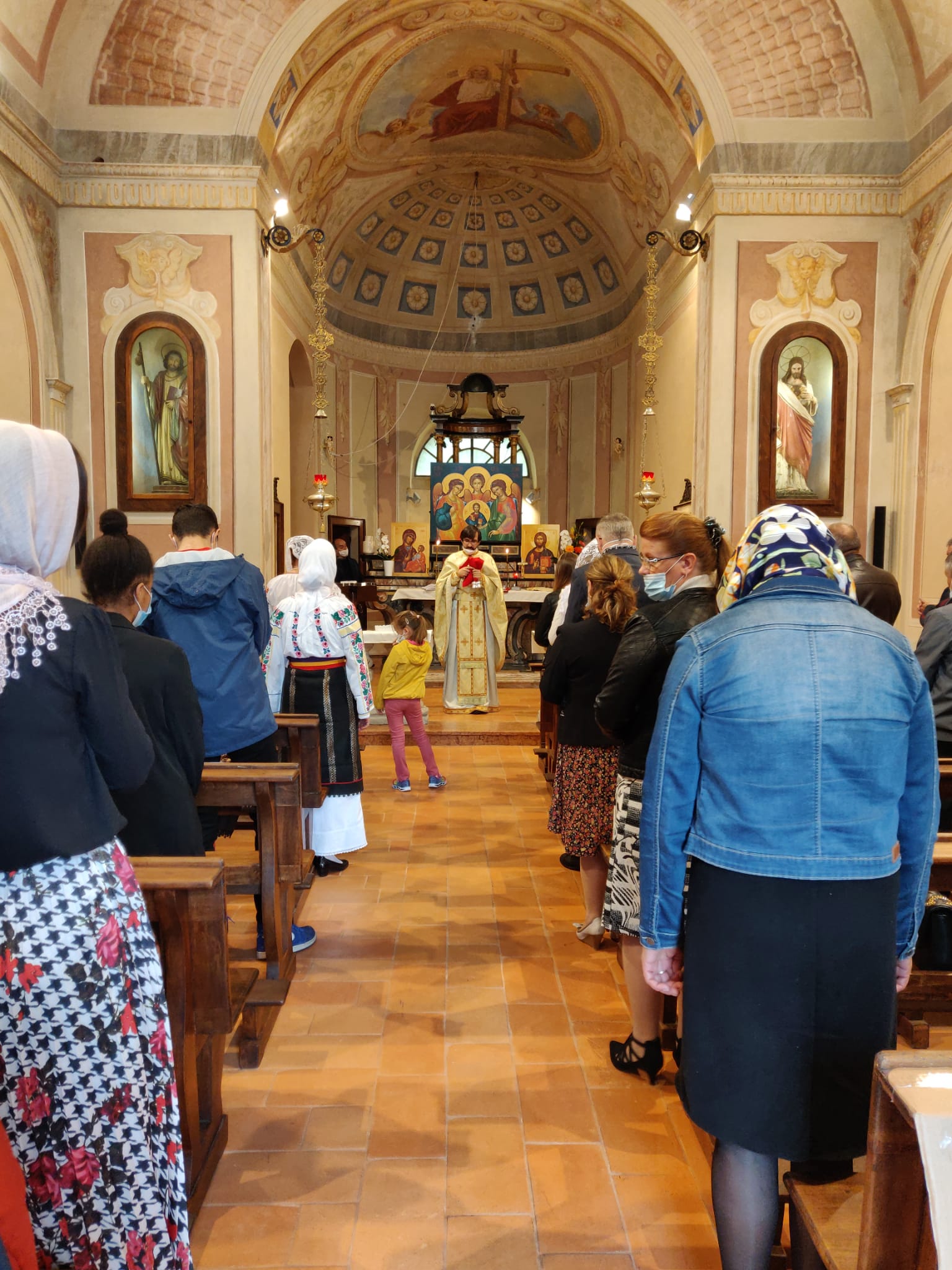 Prima Sfântă Liturghie la parohia ortodoxă română din Arcore